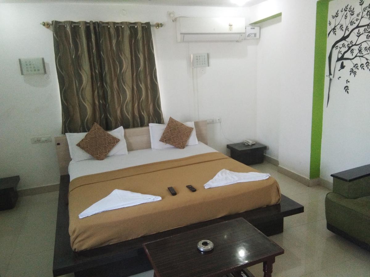 Sairam Residency Hotell Tirupati Eksteriør bilde